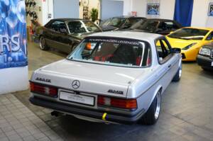Immagine 16/40 di Mercedes-Benz 280 CE (1980)