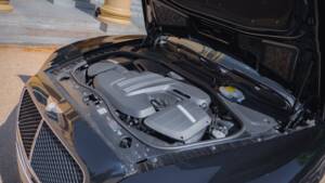 Immagine 60/68 di Bentley Flying Spur V8 S (2017)