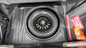 Immagine 40/53 di BMW 320i (1989)