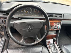 Bild 5/22 von Mercedes-Benz 300 CE-24 (1993)