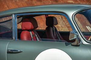 Image 31/39 de Aston Martin DB 4 (1962)