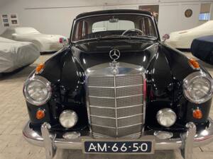 Image 20/24 of Mercedes-Benz 220 S (1958)
