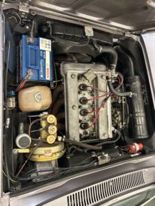 Image 24/35 de Alfa Romeo 2000 GT Veloce (1975)