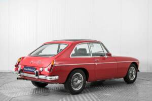 Image 2/50 of MG MGB GT (1967)