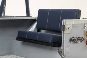 Image 15/25 of Land Rover 88 (1961)