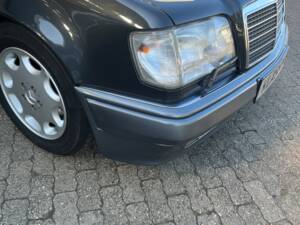 Imagen 39/64 de Mercedes-Benz E 500 (1993)