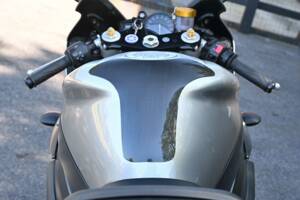 Bild 34/49 von Yamaha YZF-R1 (2002)