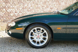Image 29/50 of Jaguar XKR (2001)