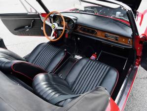 Image 24/50 of Ferrari 275 GTS (1965)