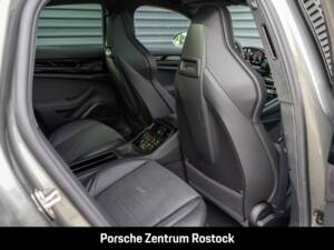 Obraz 27/33 pojazdu Porsche Panamera GTS (1900)