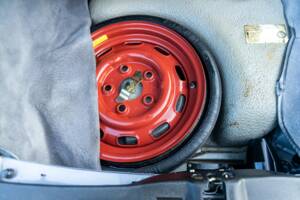 Immagine 42/50 di Porsche 911 Carrera 3.2 "25 years 911" (1988)