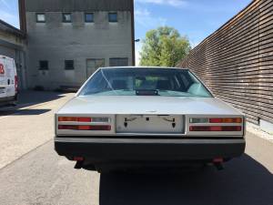 Image 6/28 of Aston Martin Lagonda (1986)