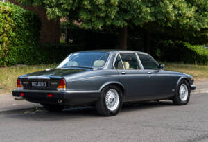 Bild 3/23 von Daimler Double Six (1992)