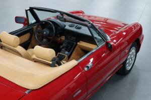 Immagine 16/28 di Alfa Romeo 2.0 Spider (1990)