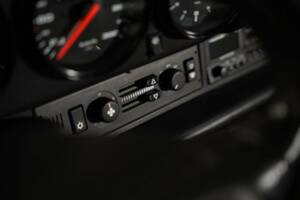 Image 14/25 of Porsche 911 Turbo 3.6 (1991)