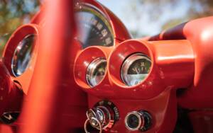 Image 42/51 of Chevrolet Corvette (1960)