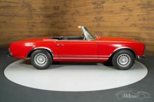Image 13/19 de Mercedes-Benz 280 SL (1968)