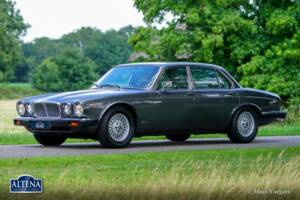 Bild 1/57 von Jaguar XJ 12 (1986)