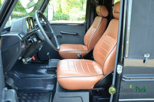 Image 20/49 of Mercedes-Benz 230 GE (LWB) (1991)