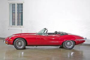 Image 5/19 de Jaguar Type E V12 (1974)