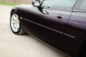 Image 10/42 of Jaguar XK8 4.0 (1999)