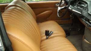 Image 13/35 of Citroën DS 21 Pallas (1969)