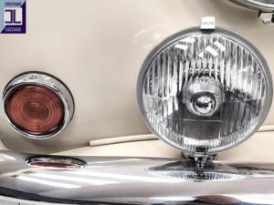 Image 16/74 of Jaguar XK 140 OTS (1956)