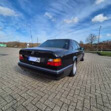 Bild 8/10 von Mercedes-Benz 500 E (1993)