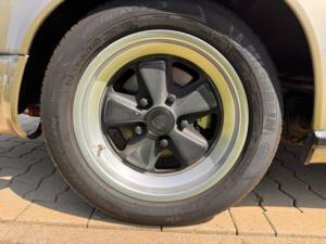 Immagine 39/88 di Porsche 911 Carrera 3.2 (1985)