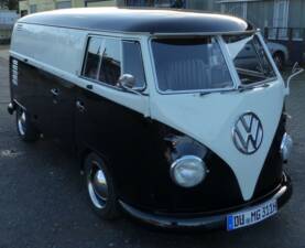 Image 8/18 of Volkswagen T1 panel van (1963)