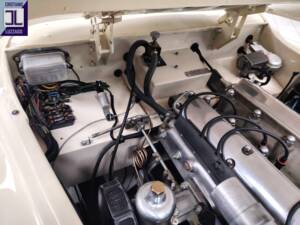 Image 72/74 of Jaguar XK 140 OTS (1956)