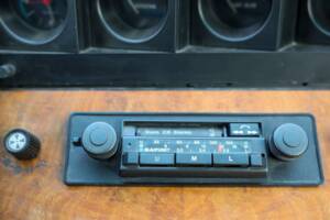 Image 17/32 of Ferrari 400 GT (1977)