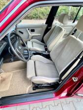 Bild 8/14 von BMW 318i (1986)