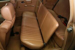 Bild 33/49 von Mercedes-Benz 250 lang (1985)