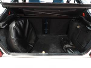 Image 10/15 de Lancia Delta HF Integrale Evoluzione I "Martini 6" (1992)