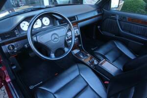 Immagine 42/50 di Mercedes-Benz 300 CE-24 3.4 AMG (1993)