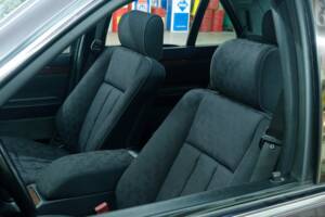 Bild 27/50 von Mercedes-Benz 400 SE (1991)