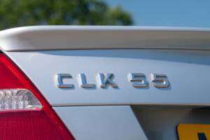 Image 37/50 of Mercedes-Benz CLK 55 AMG (2003)