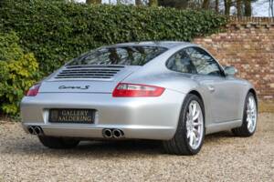 Image 13/50 of Porsche 911 Carrera S (2004)
