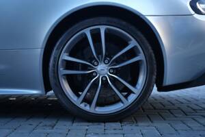 Immagine 50/50 di Aston Martin DBS (2011)