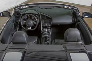 Bild 16/24 von Audi R8 V10 Spyder (2010)