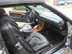 Bild 9/13 von Mercedes-Benz SL 320 (2000)