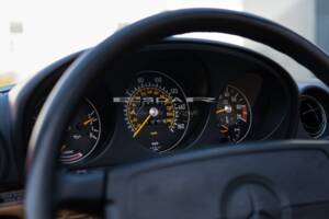 Image 8/37 of Mercedes-Benz 560 SL (1989)