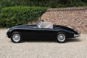 Image 35/50 de Jaguar XK 150 3.4 S OTS (1958)