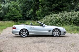Image 18/40 of Mercedes-Benz SL 55 AMG (2002)