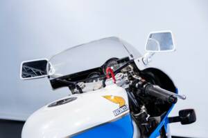 Bild 43/50 von Honda VFR 750R RC 30 (1988)