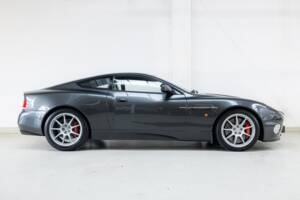 Image 3/31 de Aston Martin V12 Vanquish (2004)