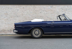 Image 17/27 of Rolls-Royce Silver Cloud III &quot;Chinese Eyes&quot; (1966)