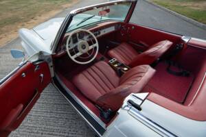 Image 9/33 de Mercedes-Benz 230 SL (1965)