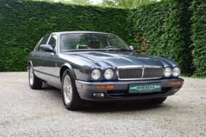 Image 9/40 of Jaguar XJ 6 4.0 Sovereign (1995)